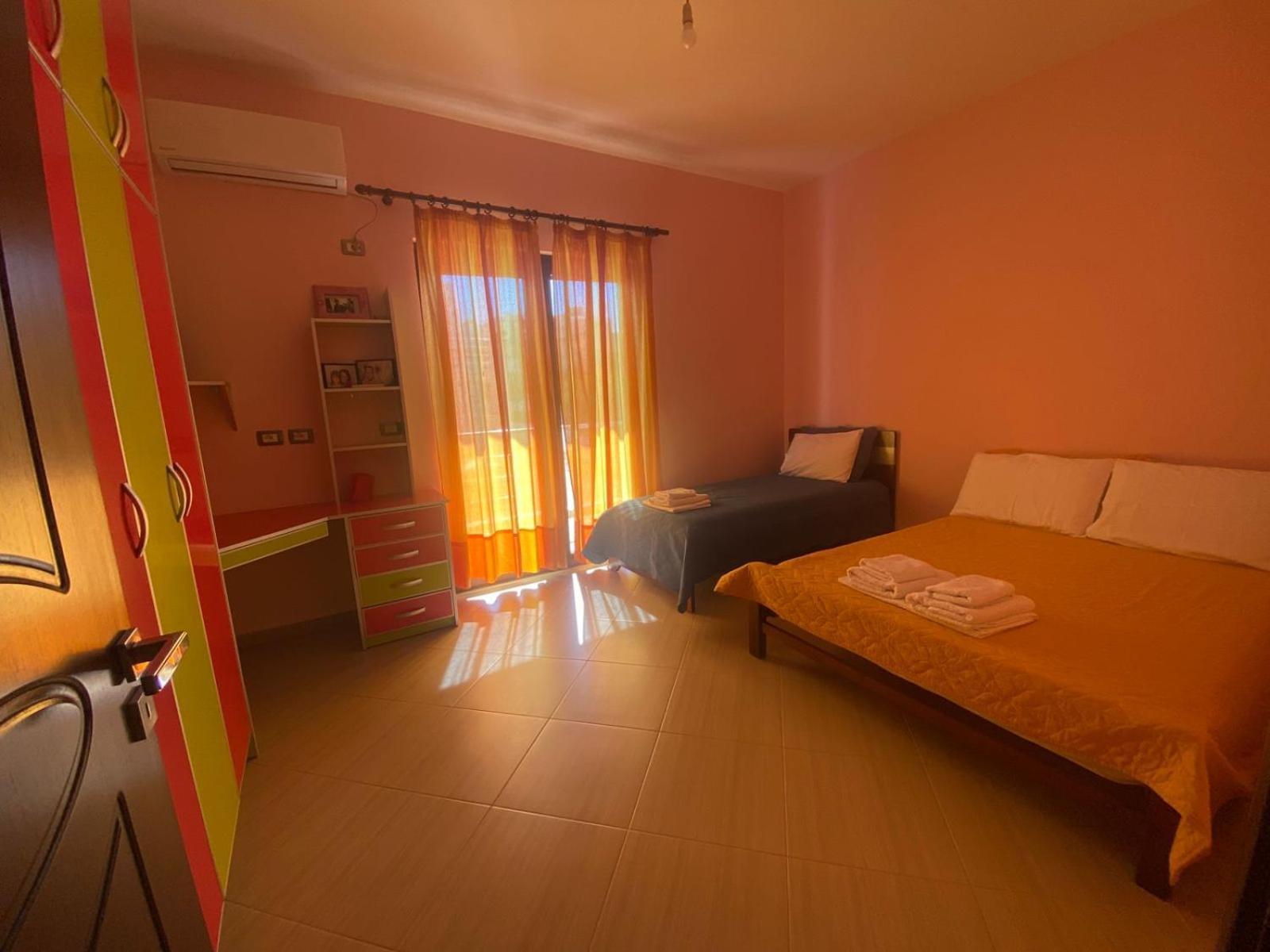 Earta & Leo Appartement *